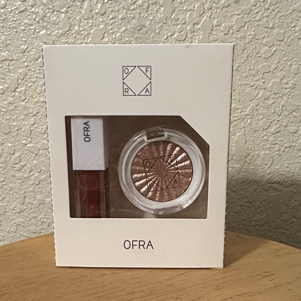 OFRA highlighter and lipgloss set